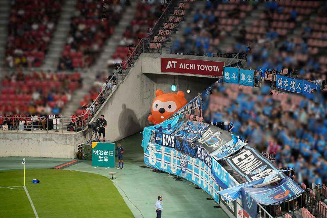 SONY α7Ⅳ Tamron28-200 F2.8-5.6 (左がフルサイズ200mm